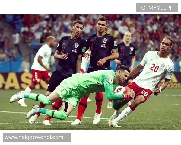 足球明星温暖举动感动人心的瞬间展现了体育的力量与人性的光辉 足球明星温暖举动感动人心的瞬间展现了体育的力量与人性的光辉