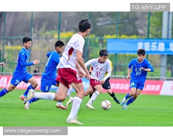 重庆足球队在总决赛中的实力展现与未来发展潜力分析 重庆足球队在总决赛中的实力展现与未来发展潜力分析